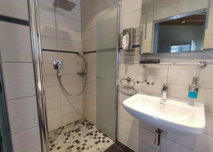 بيت ضيافة Gaestehaus Im Alten Faehrhaus كوتشيم