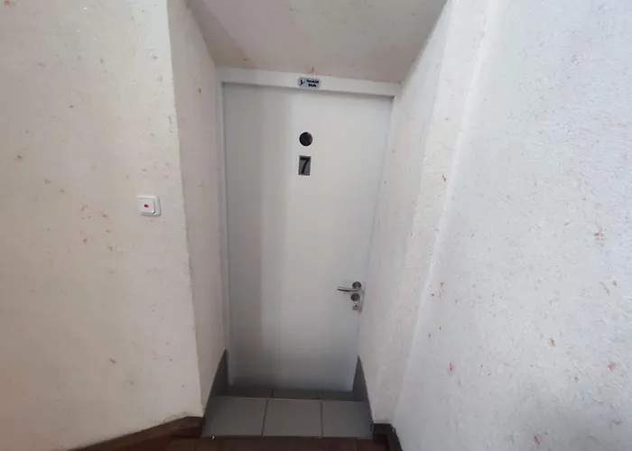 بيت ضيافة Gaestehaus Im Alten Faehrhaus كوتشيم