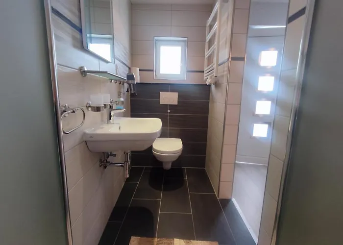 Gaestehaus Im Alten Faehrhaus 招待所 4*