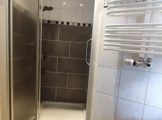 Gaestehaus Im Alten Faehrhaus 招待所 4*