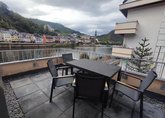 Gaestehaus Im Alten Faehrhaus كوتشيم