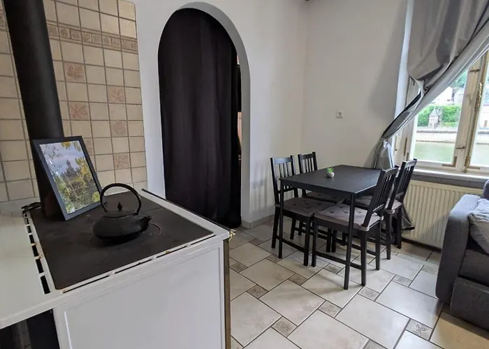 Gaestehaus Im Alten Faehrhaus كوتشيم