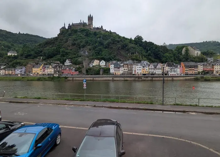 Gaestehaus Im Alten Faehrhaus 招待所 科赫姆