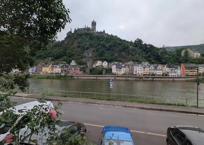 بيت ضيافة Gaestehaus Im Alten Faehrhaus كوتشيم